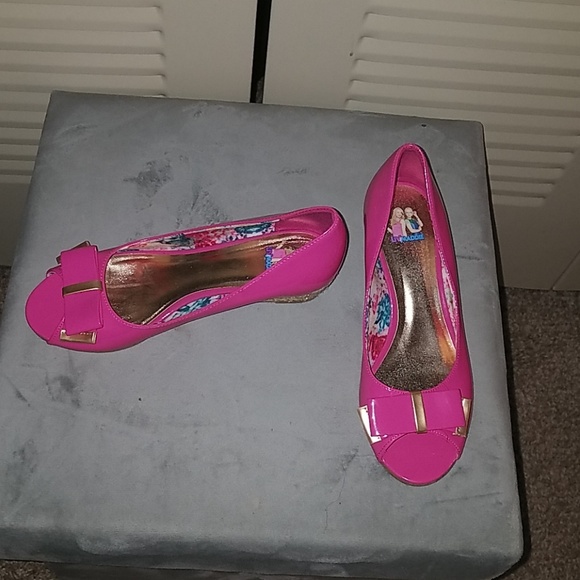 Open-toed fuchsia Pink wedge shoes - Picture 2 of 5